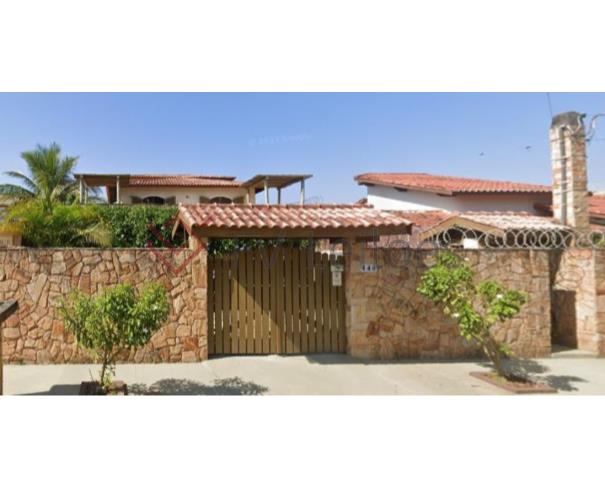 Nua Propriedade com Casa e Terreno de 715m², Desocupado