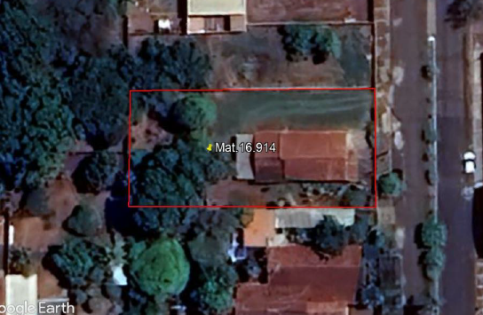 Direitos sobre prédio com terreno de 800 m², residência com vários cômodos