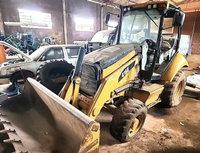 Retroescavadeira Caterpillar 416 E Ano 2013 com Avarias