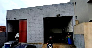 Galpão com 247m² de área total e 214m² construídos em Poços de Caldas