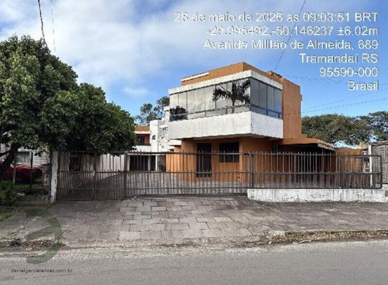 Apartamento com Varanda e 1 Vaga de Garagem