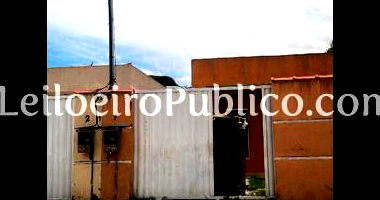 Casa com 2 quartos, 2 banheiros, 2 vagas e 75,81m² construída