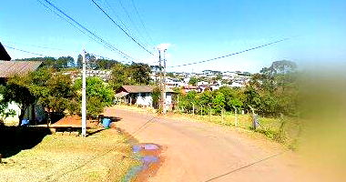 Casa com 4 quartos, 3 banheiros, área construída 260m², piscina