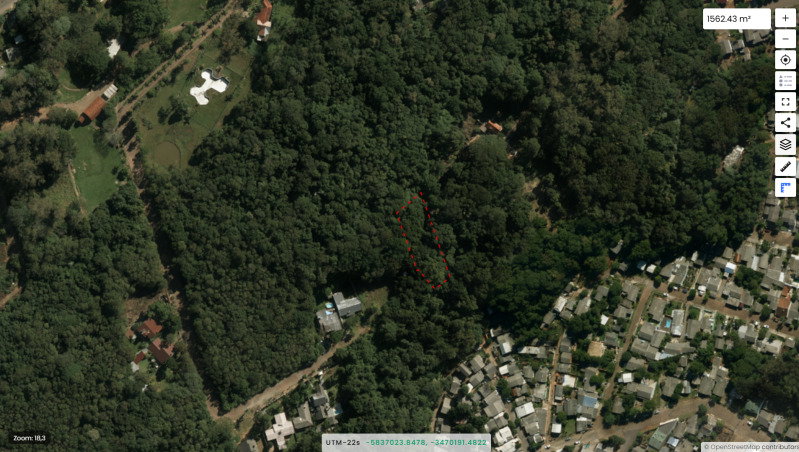 Terreno urbano de 1.458,22 m² em loteamento Avifauna