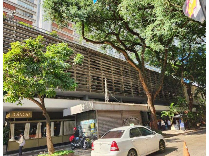 Sala comercial ocupada com 29,31m² no 5º andar