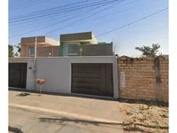 Casa em Leilão com 3 Quartos e 2 Banheiros