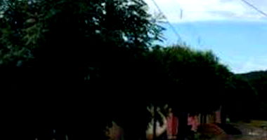 Casa Ocupada com 4 Quartos em Santa Maria da Vitória/BA