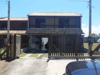 Casa com 3 quartos, 2 banheiros e 1 vaga de garagem