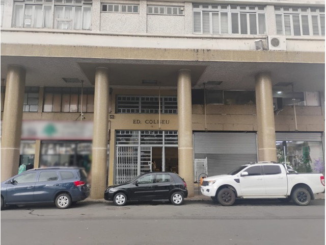Sala comercial 71,51m² no Edifício Coliseu - Centro/RS