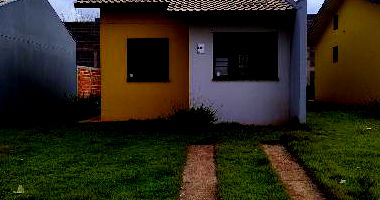 Casa 42.37m² com 2 quartos, 1 vaga de garagem, área de serviço e WC