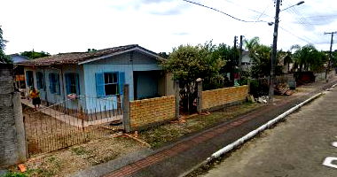 Casa de Madeira em Terreno de 392m²