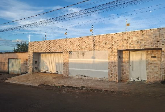 Casa com 237,54 m² em Condomínio Fechado