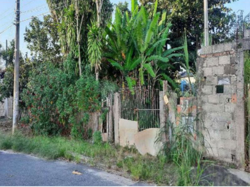 Casa com terreno de 300m² em Pindamonhangaba