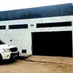 Casa aconchegante com 3 quartos e 2 banheiros, vaga para 1 carro