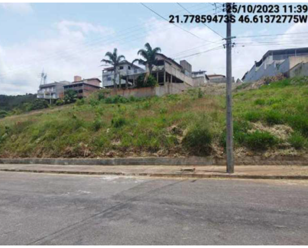 Terreno Comercial desocupado com 525m², ótima oportunidade