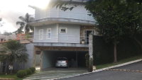 Casa 447m² em Condomínio com 4 Dorms e Piscina em Jandira-SP