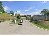 Casa em Construção com 5 Quartos e 3 Banheiros