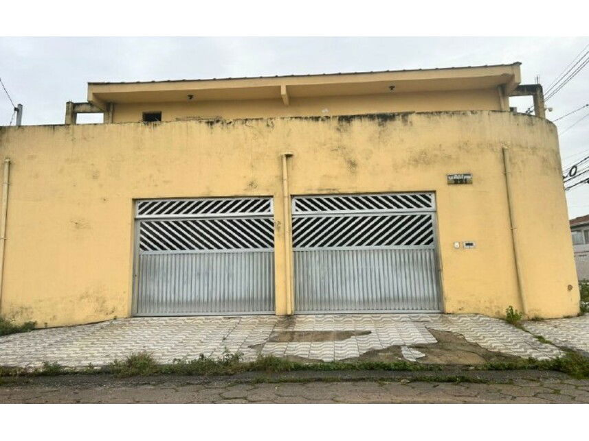 Casa Ocupada com 177,88 m² em São Vicente
