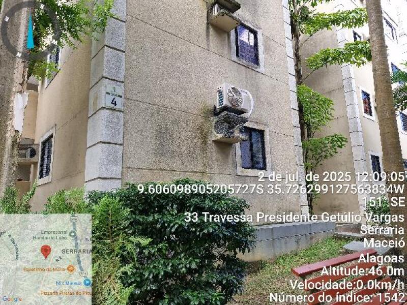 Apartamento com 2 Quartos e Varanda em Maceió