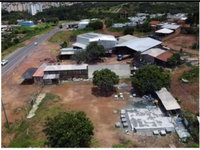 Área Comercial de 498,16m² com edificações não averbadas