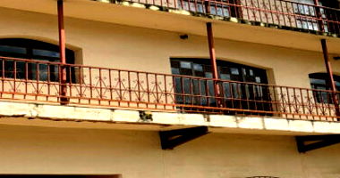 Apartamento com 2 quartos, 2 banheiros e 1 vaga de garagem