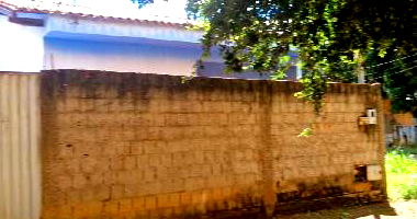 Casa 2 quartos, 2 banheiros, varanda, área construída 58m²