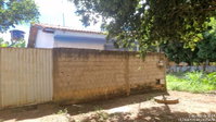 Casa 2 quartos, 2 banheiros, varanda, área construída 58m²