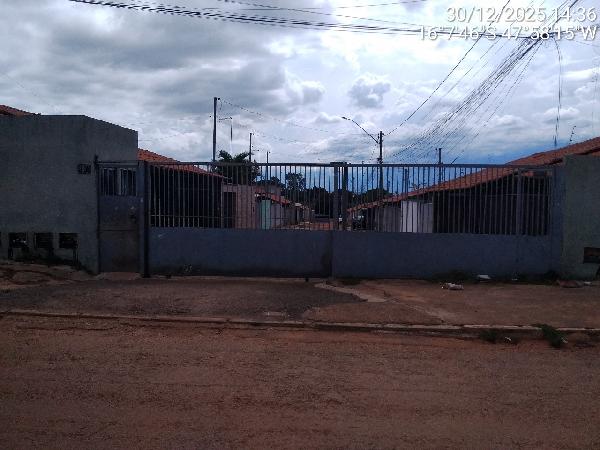 Casa com 2 quartos em Luziânia/GO