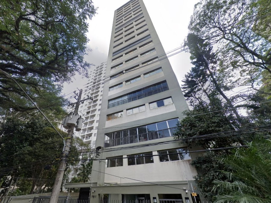 Apartamento com 3 quartos, 4 banheiros e 2 vagas de garagem