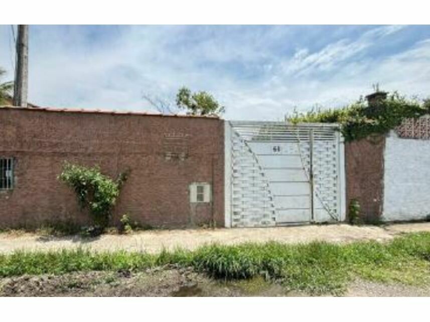 Casa em leilão com 3 quartos e 90m² de área construída