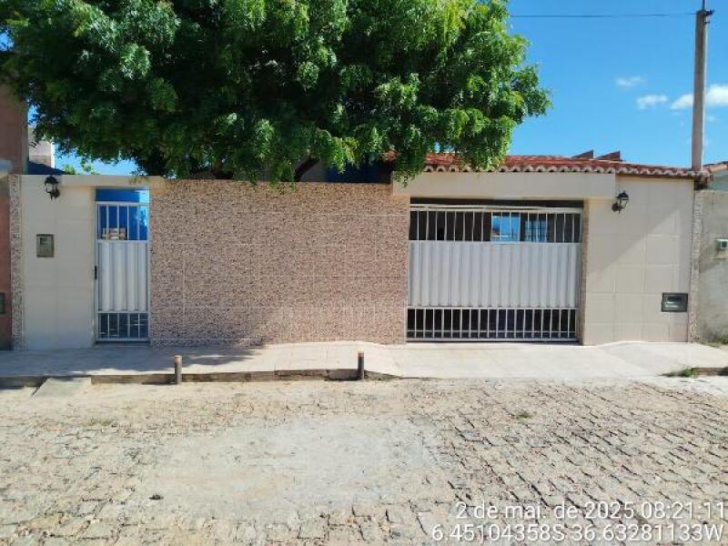 Casa com 98m², 1 vaga, em ótimo estado, desocupada