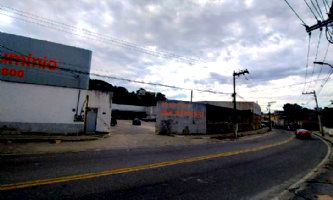 Terreno com 3 galpões e pátio em São João de Meriti