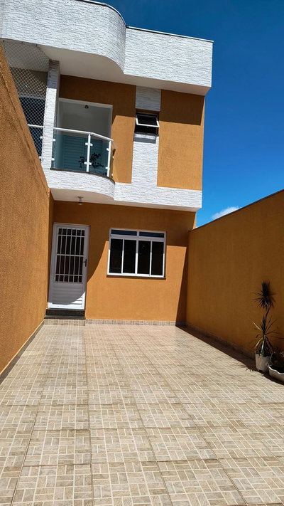 Sobrado de 134 m² com terreno de 120 m²
