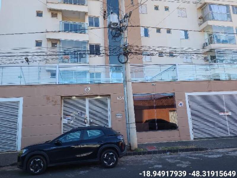 Apartamento com 2 Quartos e 2 Banheiros em Uberlândia