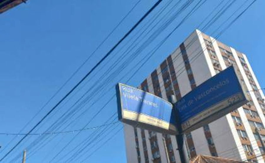Apartamento com 3 quartos, 2 banheiros e 107m²