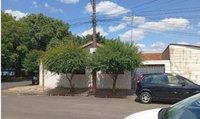 Casa 180m² construídos, 3 fachadas, 30 anos