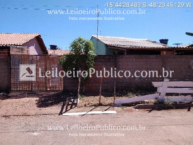Casa com 2 quartos, 1 banheiro, 51m² construída, 1 vaga