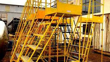 Escada Plataforma Industrial com 7 Degraus