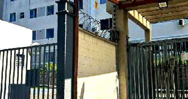 Apartamento com 2 quartos e 1 vaga em Camaçari/BA