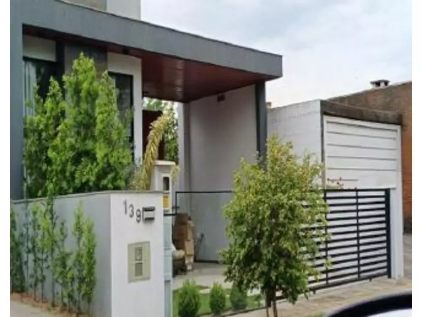 Casa em leilão com 4 quartos e 2 banheiros