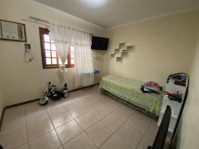 Casa em Itaboraí com 4 quartos e 351m² de terreno