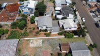 Casa de 100 m² em terreno amplo com barracão e edícula