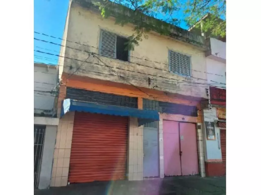 Residencial/Comercial em Leilão com 216m² Construída