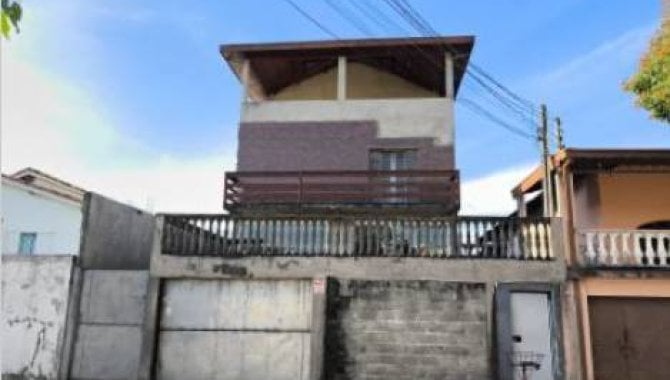 Casa de alto padrão com 6 quartos e 5 banheiros em São José dos Campos