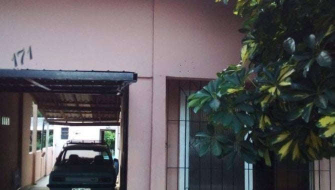 Casa com 3 quartos, 2 banheiros e 1 vaga de garagem, 172 m², ocupada