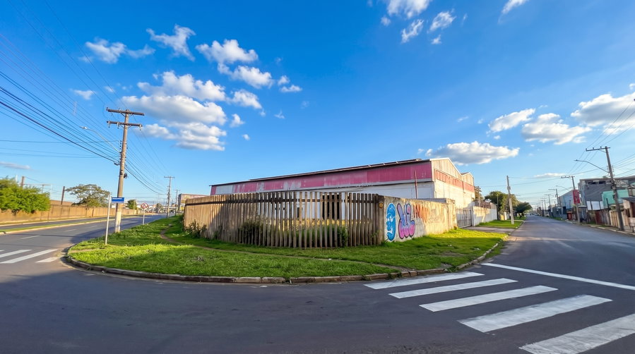 Terreno 3.665m² + Barracão 2.144m² - Oportunidade Industrial