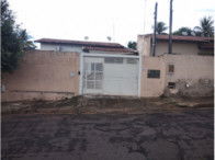 Casa residencial com 1 quarto e terreno de 484m², desocupada