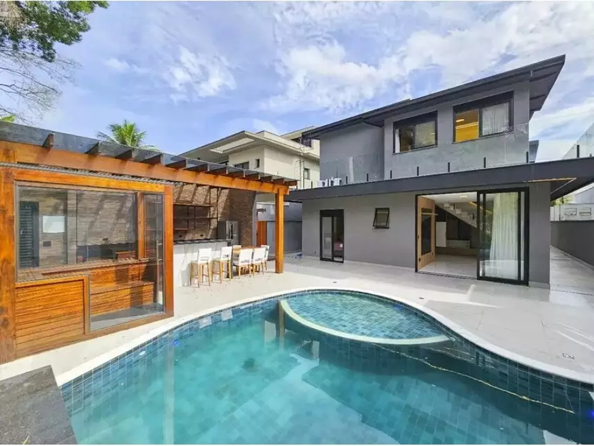 Casa de Luxo com 6 Suítes em Riviera de São Lourenço