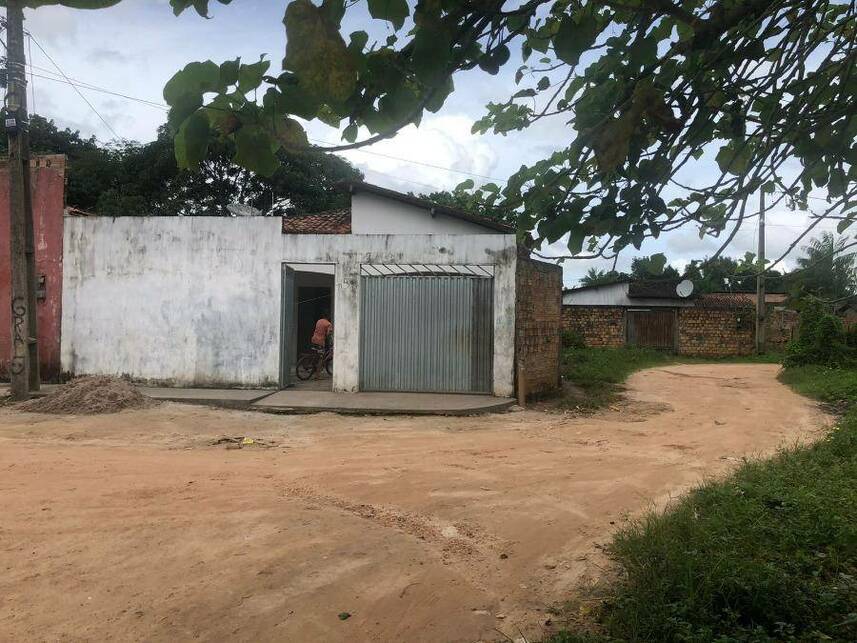 Casa Ocupada com 1 Vaga e 438m² em Maracaçumé/MA