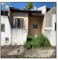 Casa com 2 quartos, 2 banheiros, varanda e área de serviço, 67,45m² construída